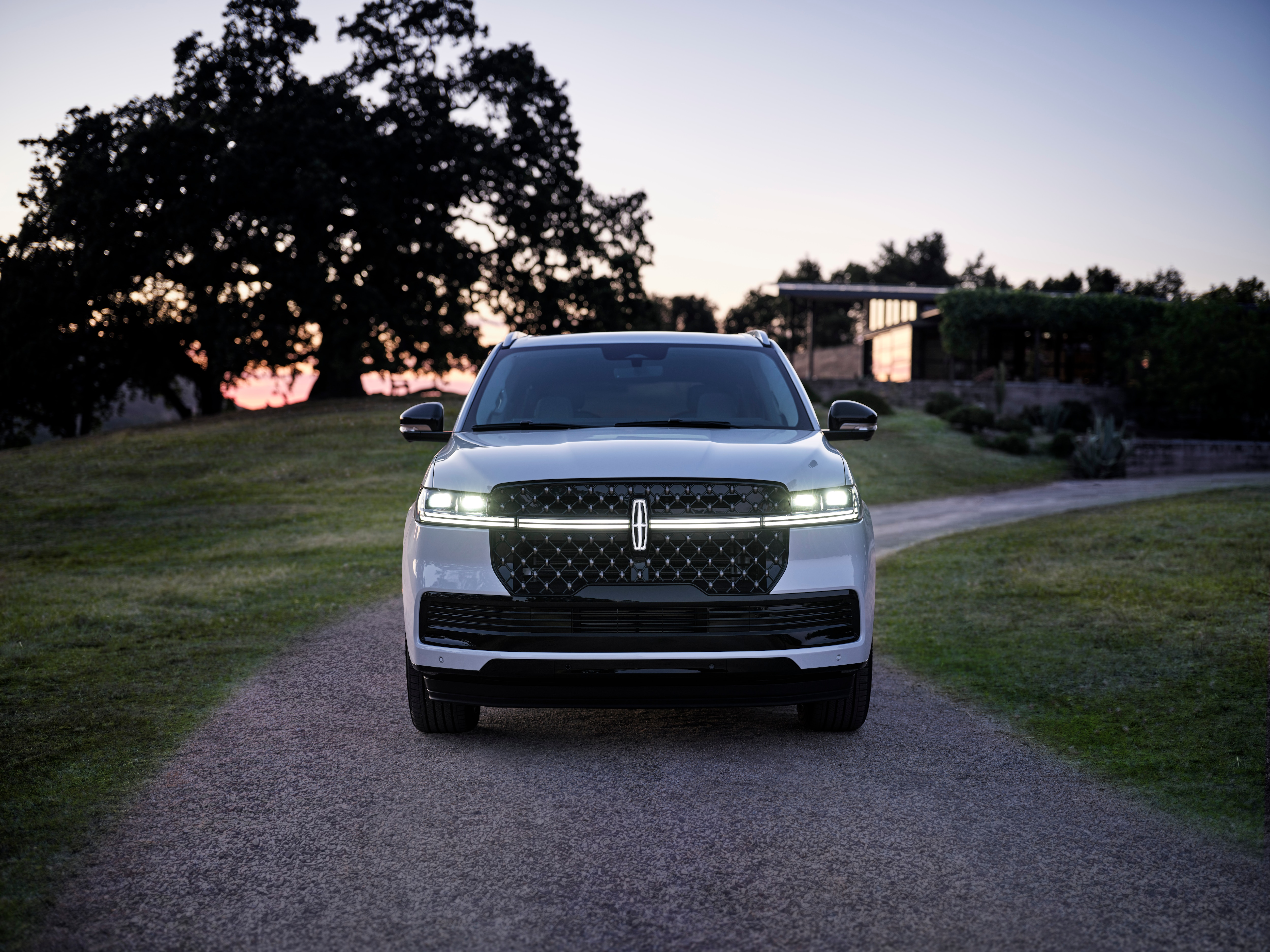Preproduction model shown. Available Spring 2025.